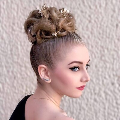 Shan "Blu" Oakley
