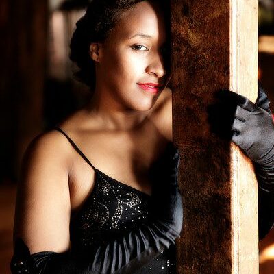 Dee Jones