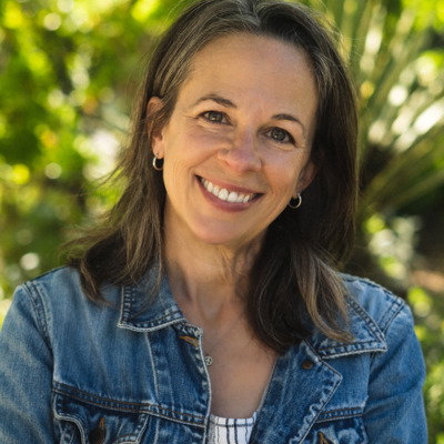 Maggie MacMillan