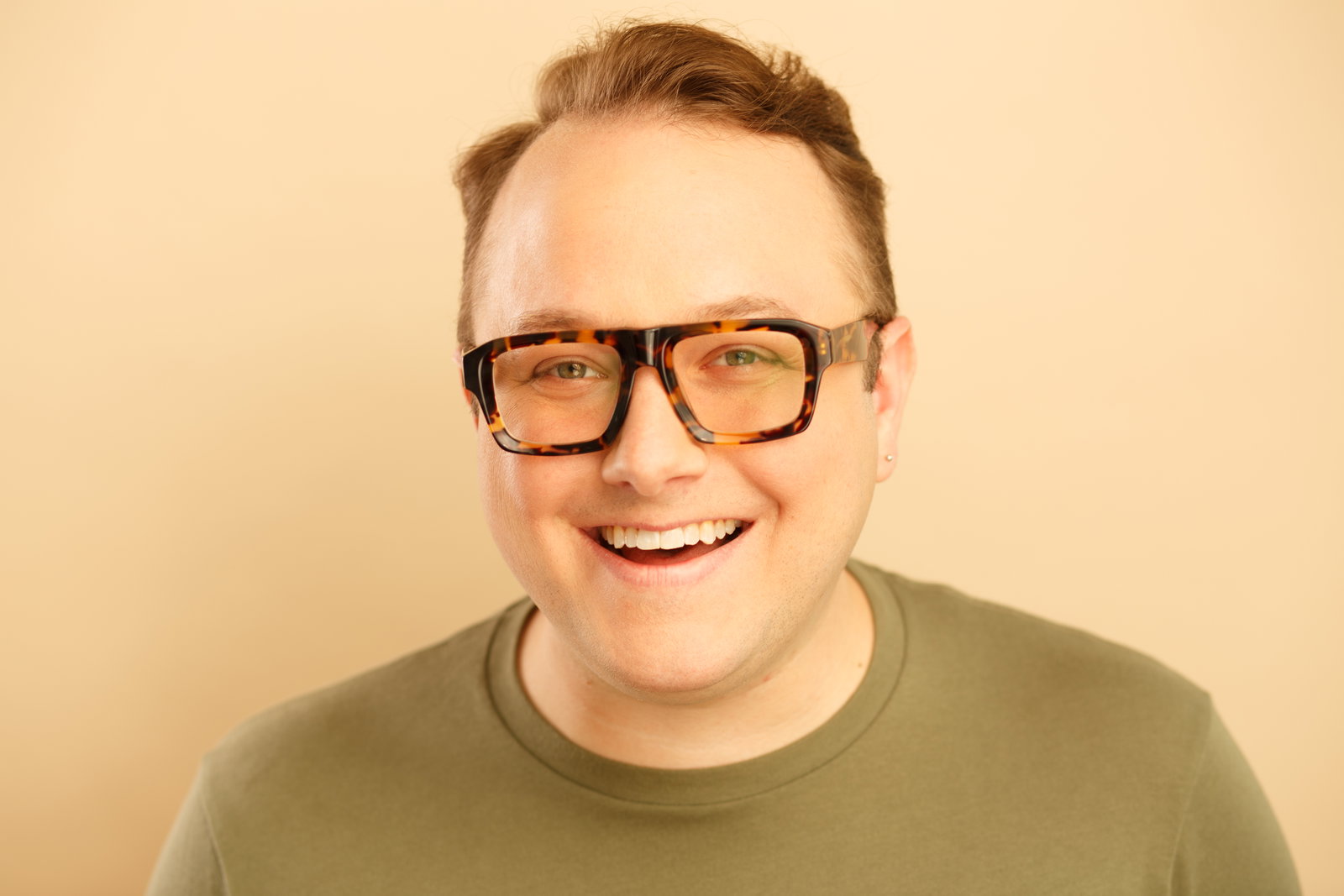 AL RO - Experienced Actor, Singer and Comedian