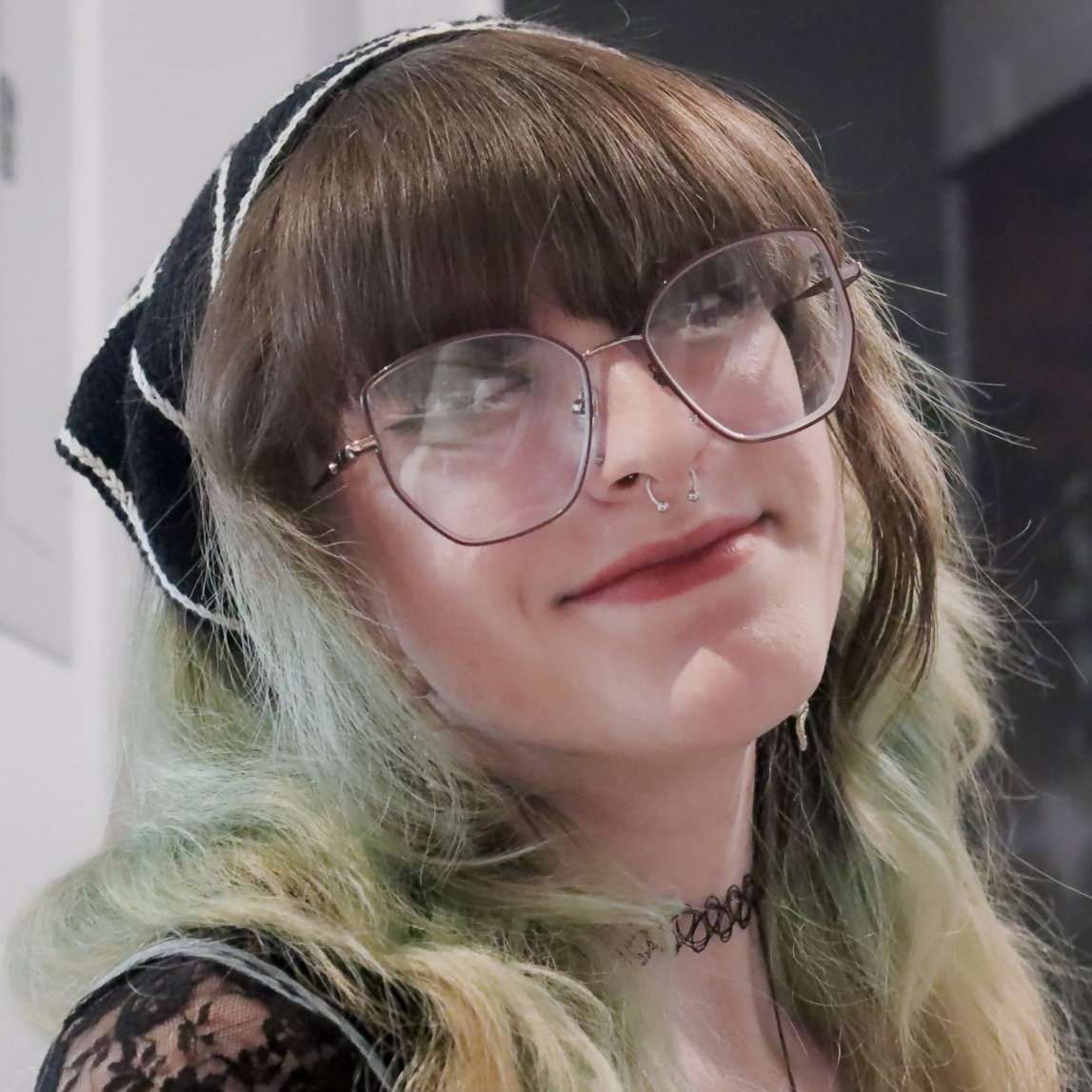 Isabella "Bee" Ross